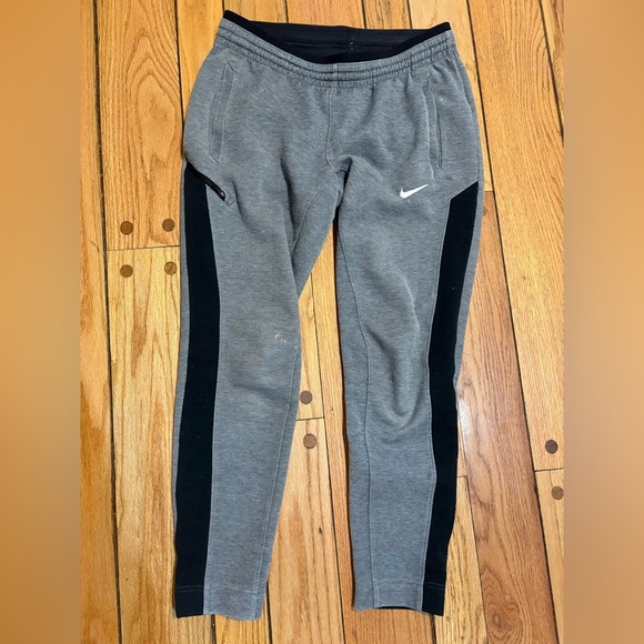 Nike Pants - Nike women’s medium Gray and Black Joggers ankle length